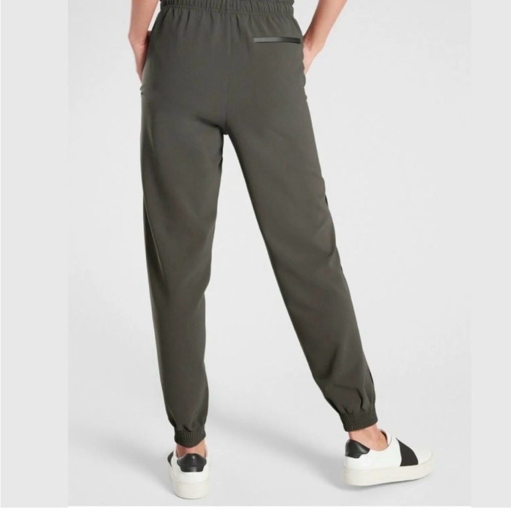 Athleta Metropolis Joggers Olive Green size 10